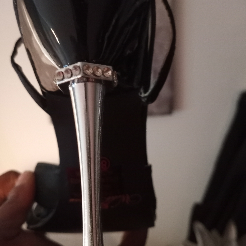 Shoe - Picture 6 of 6